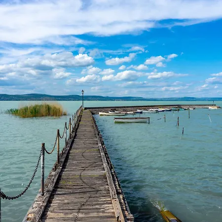 - Balaton 19071 Tatil Evi Balatonlelle
